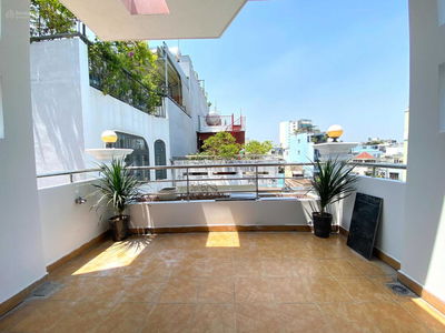 Bui Dinh Tuy Street, Vietnam Bui Dinh Tuy Street, Vietnam