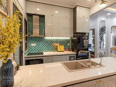 Topaz Twins, Vietnam Topaz Twins, Vietnam