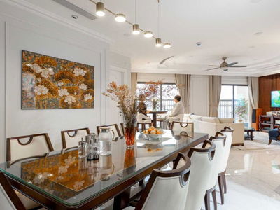 D'. Le Roi Soleil, Vietnam D'. Le Roi Soleil, Vietnam