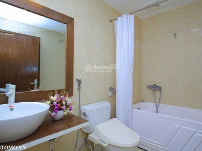 Linh Lang Street, Vietnam Linh Lang Street, Vietnam