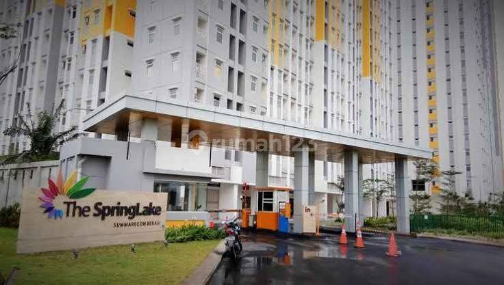 The SpringLake Summarecon Bekasi, Indonesia The SpringLake Summarecon Bekasi, Indonesia