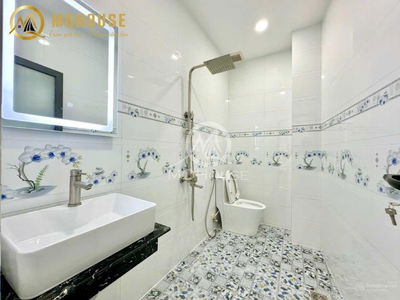 Cach Mang Thang Tam Street, Vietnam Cach Mang Thang Tam Street, Vietnam