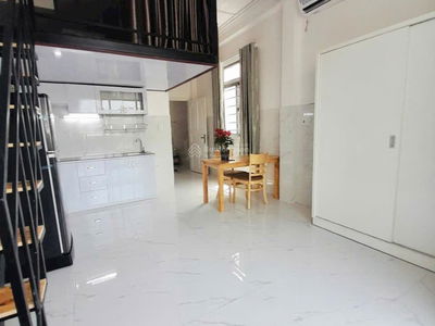 Mai Chi Tho Street, Vietnam  Mai Chi Tho Street, Vietnam