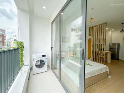 Tran Nao Street, Vietnam  Tran Nao Street, Vietnam