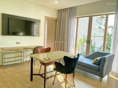 Mai Chi Tho Street, Vietnam  Mai Chi Tho Street, Vietnam