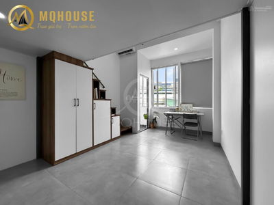 Lac Long Quan Street, Vietnam Lac Long Quan Street, Vietnam