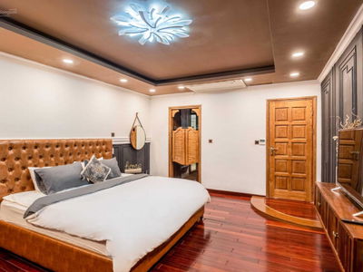 D'. Le Roi Soleil, Vietnam D'. Le Roi Soleil, Vietnam