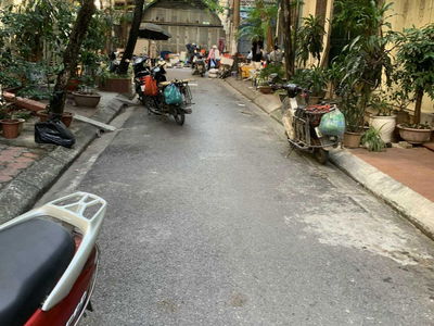 Hoang Ngoc Phach Street, Vietnam Hoang Ngoc Phach Street, Vietnam