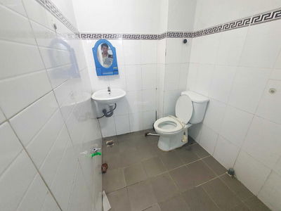 Au Duong Lan Street, Vietnam  Au Duong Lan Street, Vietnam