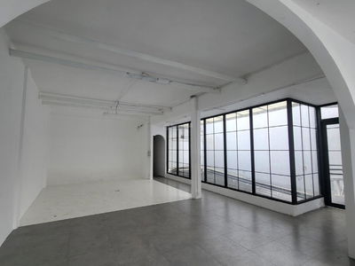 400/11, Vietnam 400/11, Vietnam