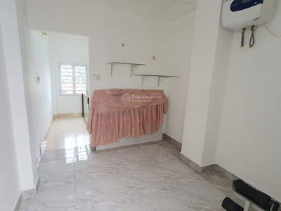 Ba Hat Street, Vietnam Ba Hat Street, Vietnam