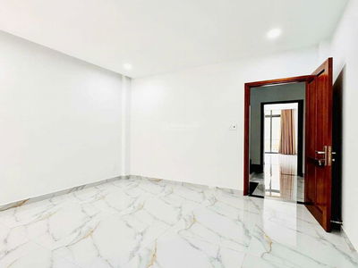 Su Van Hanh Street, Vietnam Su Van Hanh Street, Vietnam