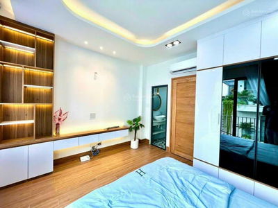 Duong Quang Ham Street, Vietnam Duong Quang Ham Street, Vietnam