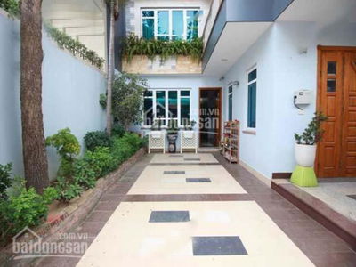 Lac Long Quan Street, Vietnam Lac Long Quan Street, Vietnam