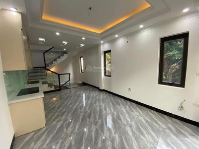 Sai Dong Street, Vietnam  Sai Dong Street, Vietnam