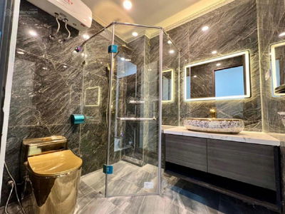 Lang Ha Street, Vietnam Lang Ha Street, Vietnam