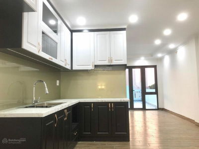 Lang Ha Street, Vietnam Lang Ha Street, Vietnam