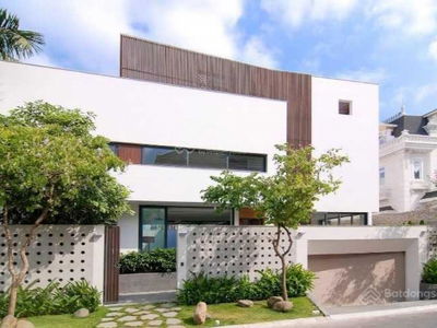 Nguyen Van Huong Street, Vietnam Nguyen Van Huong Street, Vietnam