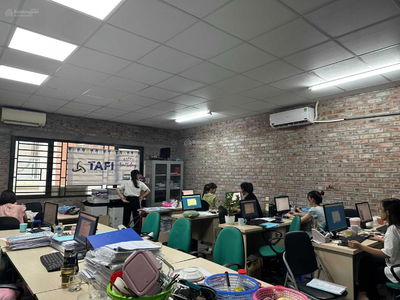 Dong Bat Street, Vietnam Dong Bat Street, Vietnam