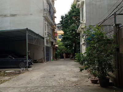 Lac Long Quan Street, Vietnam Lac Long Quan Street, Vietnam