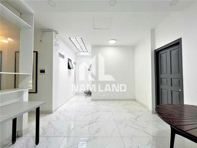 Nguyen Hoang Street, Vietnam  Nguyen Hoang Street, Vietnam