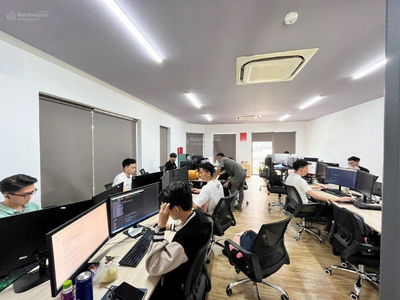 Hoang Hoa Tham Street, Vietnam Hoang Hoa Tham Street, Vietnam