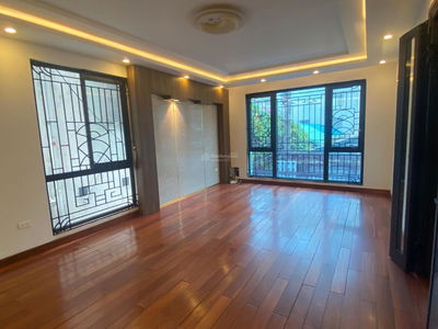 Dong Me Street, Vietnam Dong Me Street, Vietnam