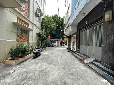 Nguyen Canh Di Street, Vietnam Nguyen Canh Di Street, Vietnam