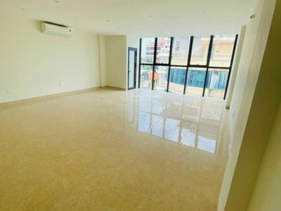 Lac Long Quan Street, Vietnam Lac Long Quan Street, Vietnam