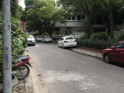 Hoang Hoa Tham Street, Vietnam Hoang Hoa Tham Street, Vietnam