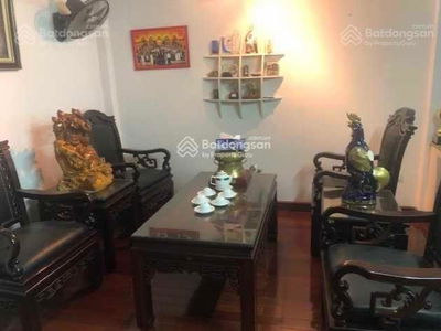 Hoang Cau Street, Vietnam Hoang Cau Street, Vietnam