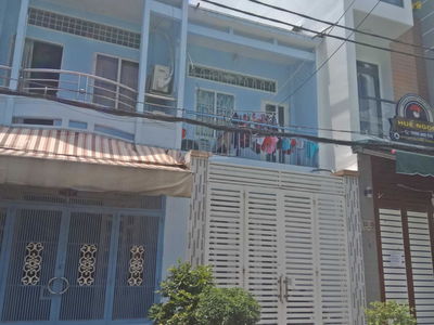 Lac Long Quan Street, Vietnam Lac Long Quan Street, Vietnam