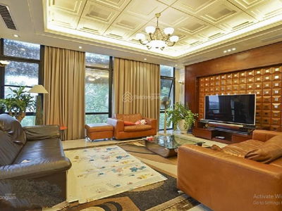 Lac Long Quan Street, Vietnam Lac Long Quan Street, Vietnam