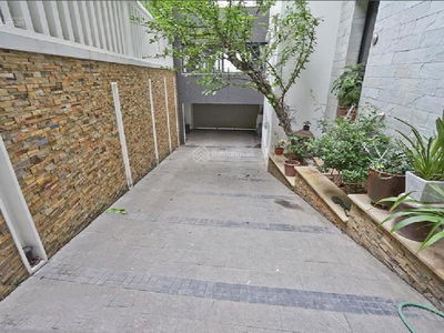 Lac Long Quan Street, Vietnam Lac Long Quan Street, Vietnam