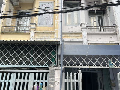 Le Van Luong Street, Vietnam Le Van Luong Street, Vietnam