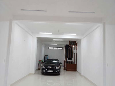 Bald Street 11, Vietnam  Bald Street 11, Vietnam