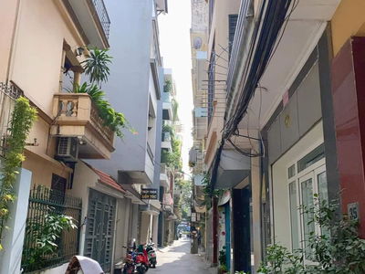 Nguyen Van Cu Street, Vietnam Nguyen Van Cu Street, Vietnam