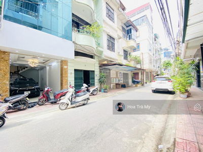 Lang Ha Street, Vietnam Lang Ha Street, Vietnam