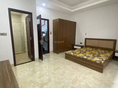 Nguyen Tat Thanh Street, Vietnam  Nguyen Tat Thanh Street, Vietnam