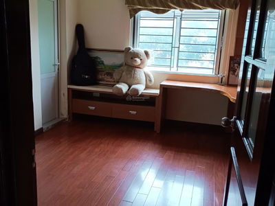 Au Co Street, Vietnam Au Co Street, Vietnam