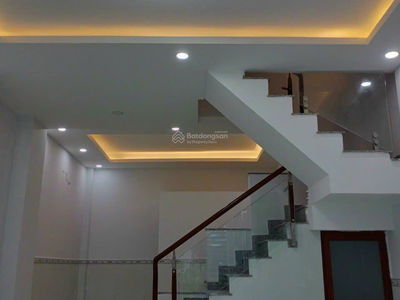 Vo Van Hat Street, Vietnam Vo Van Hat Street, Vietnam