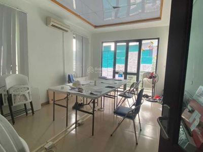 Nguyen Hoang Ton Street, Vietnam Nguyen Hoang Ton Street, Vietnam