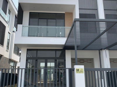 East Tang Long, Vietnam  East Tang Long, Vietnam