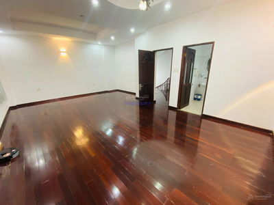 Tran Nao Street, Vietnam  Tran Nao Street, Vietnam