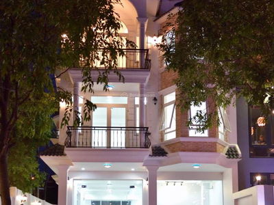 Song Hanh Street, Vietnam Song Hanh Street, Vietnam