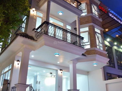 Song Hanh Street, Vietnam  Song Hanh Street, Vietnam