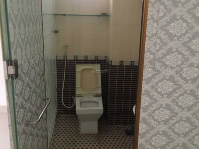 Le Duc Tho Street, Vietnam Le Duc Tho Street, Vietnam