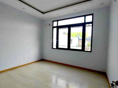 Le Dinh Can Street, Vietnam Le Dinh Can Street, Vietnam