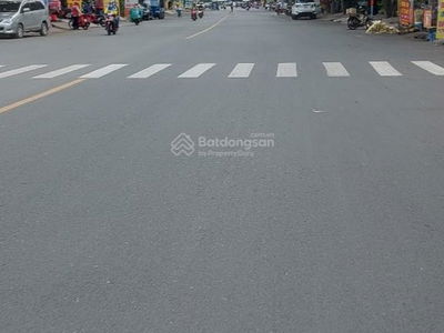 Dang Thuy Tram Street, Vietnam Dang Thuy Tram Street, Vietnam