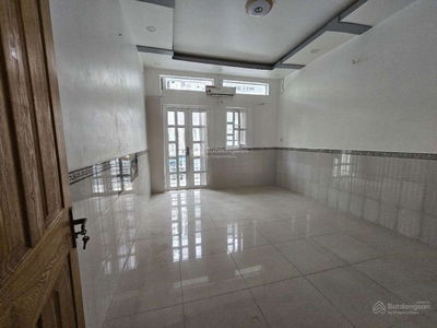 Huynh Tan Phat Street, Vietnam  Huynh Tan Phat Street, Vietnam